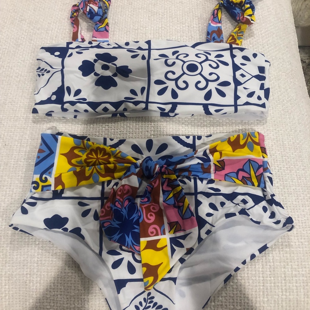 NWT Bikini Size Large